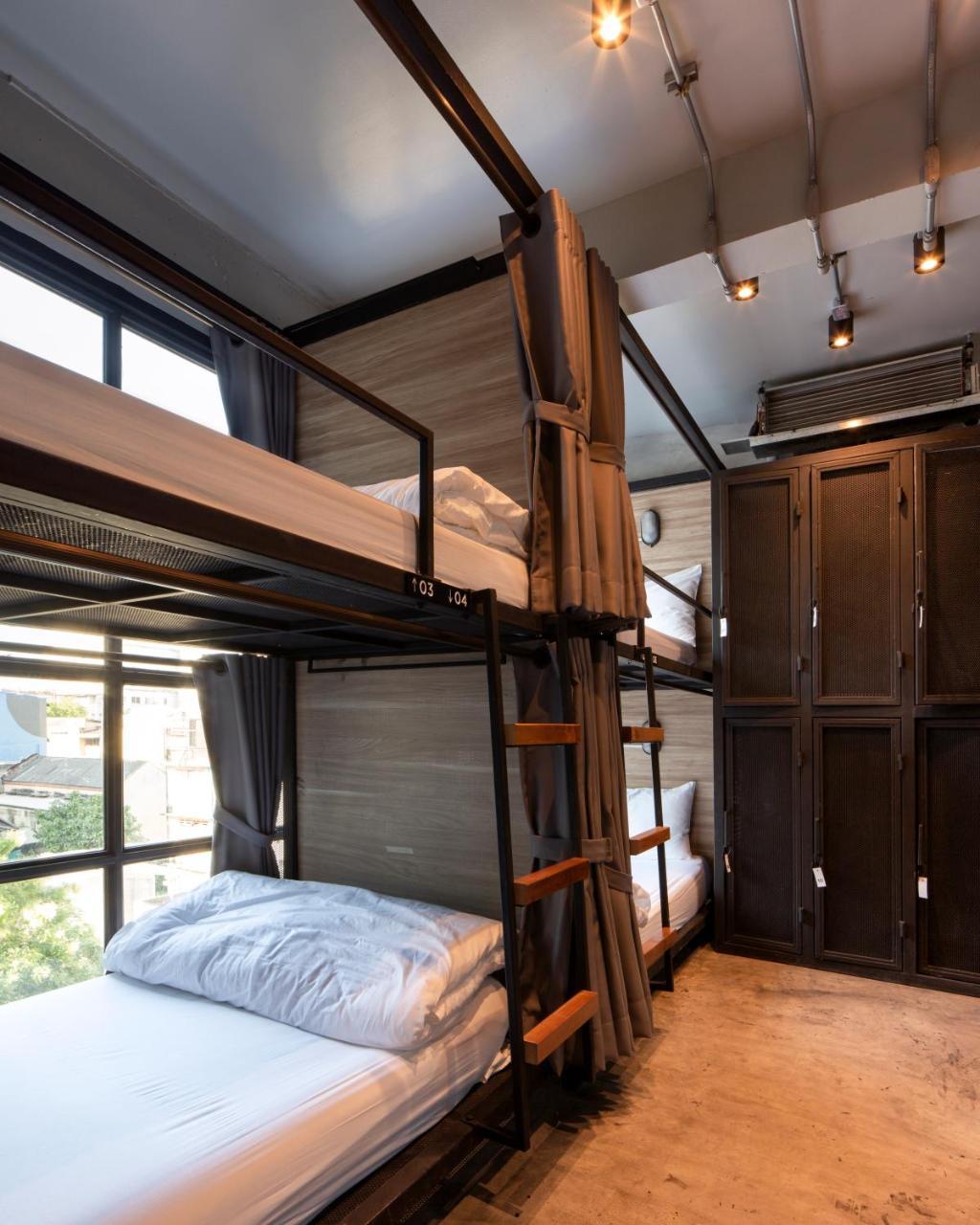 Bed 12-Bed Mixed Dormitory Room